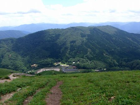 深入山