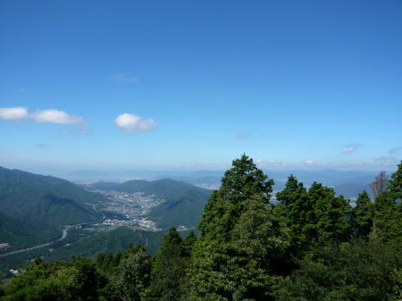 南峰より二ヶ城山系方面