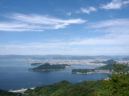 中国山地の山並み