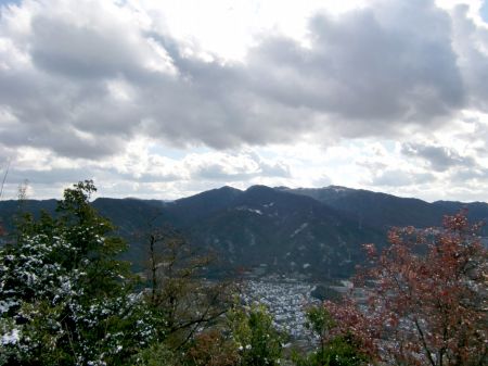 藤ヶ丸山、呉娑々宇山