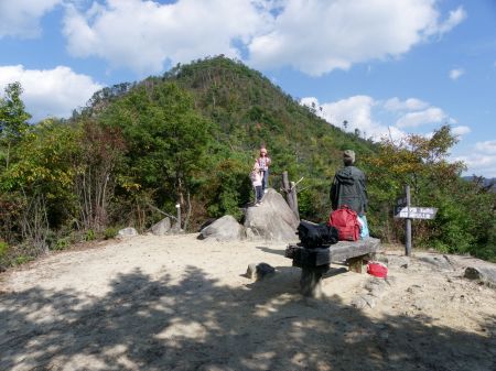 銅鐸銅剣出土地分岐広場