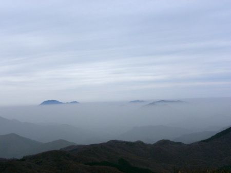 大山、蒜山が浮かぶ