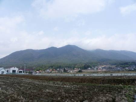 志和掘から望む