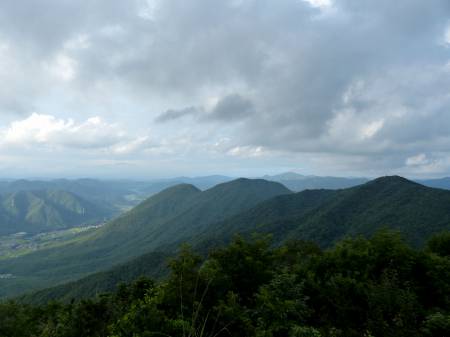 安駄山への稜線