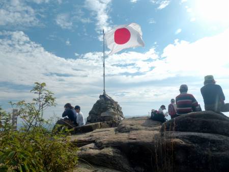 山頂(中ノ峰)