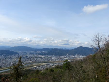八畳岩