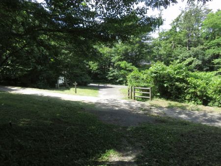 名号コース登山口