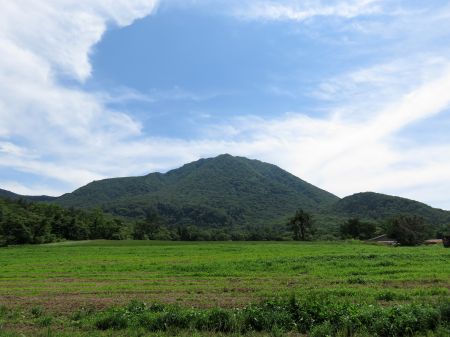 男三瓶山