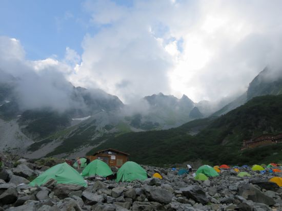 涸沢カールのテント場