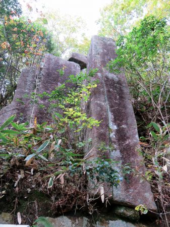 大石柱(神武岩
