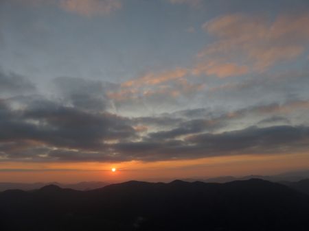 山頂より御来光！