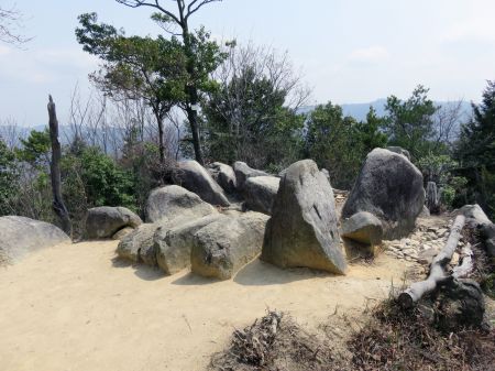二ヶ城山