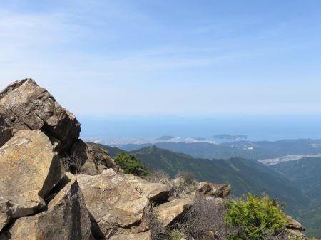 八巻山