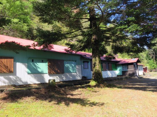 銅山峰ヒュッテ