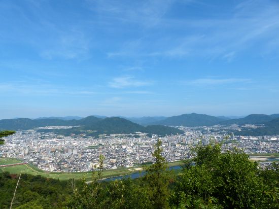 八畳岩
