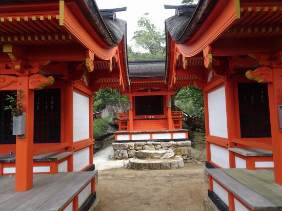御山神社