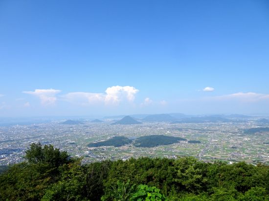 讃岐平野を一望！