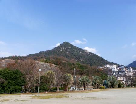 存在感のある岩山