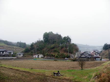 峻険な丘陵地(尾根先端)
