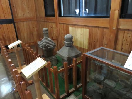 五輪塔、宝篋印塔