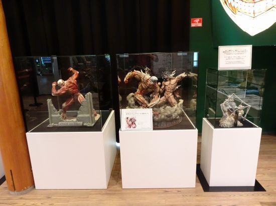 エレン対鎧の巨人